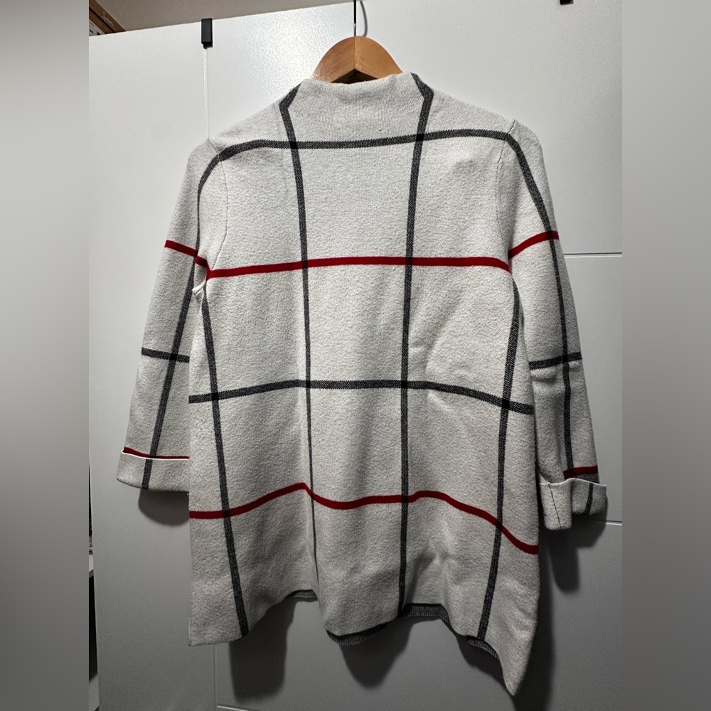 Tahari Women's White and Red Plaid Cardigan